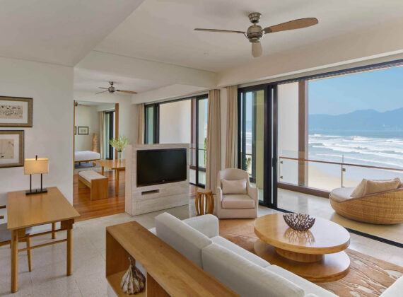 Three Bedrooms Penthouse | Best View High Floor (HYATPEN)