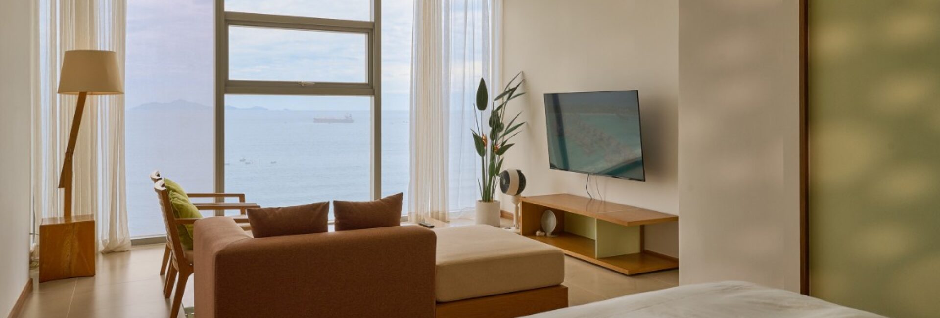 Two-Bedroom Studio – Ocean Front| My Khe Beach (FS2B)