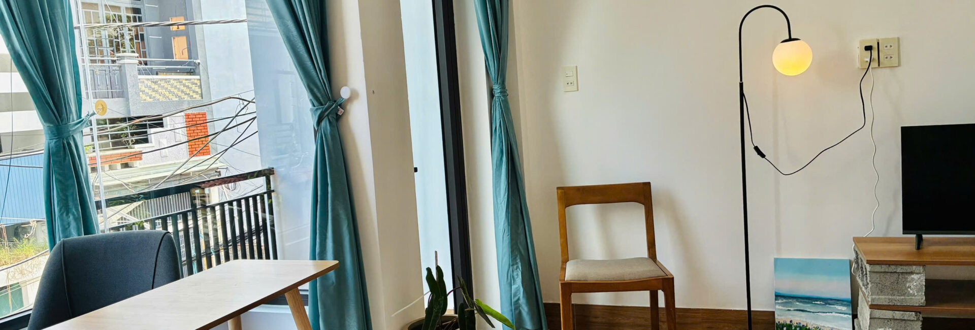 An Thuong Nest – Studio Balcony Room| Near Beach