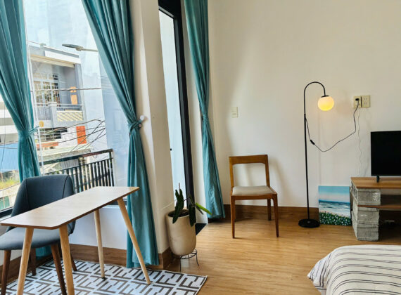 An Thuong Nest – Studio Balcony Room| Near Beach